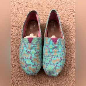 Women’s TOMS 7.5
